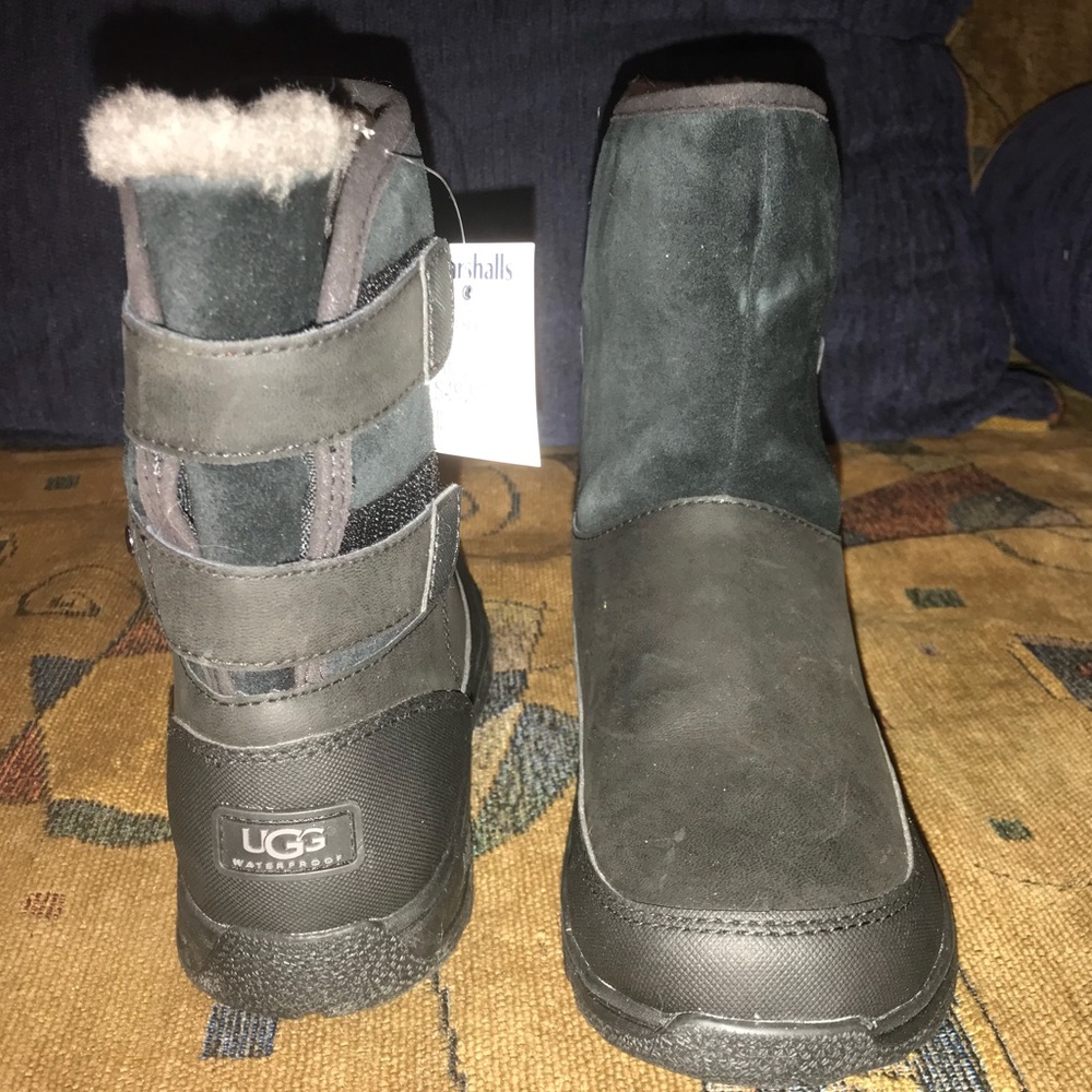 UGG BOOTS